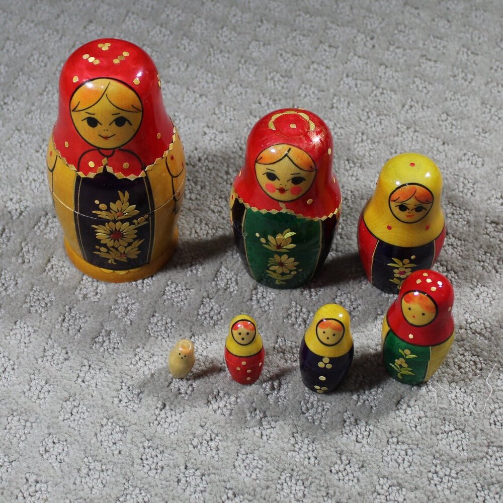 Set of 5 Simple Russian Scarfed Lady Nesting Dolls Made in Russia - 3.75 in Tall